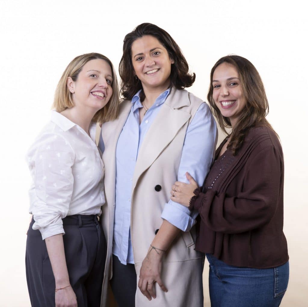 Psicólogas del equipo de ConEmoción Psicología